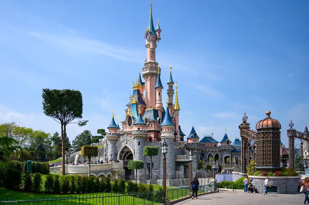 Disneyland Paris Guide: Two Parks, Tickets and Trip Planning