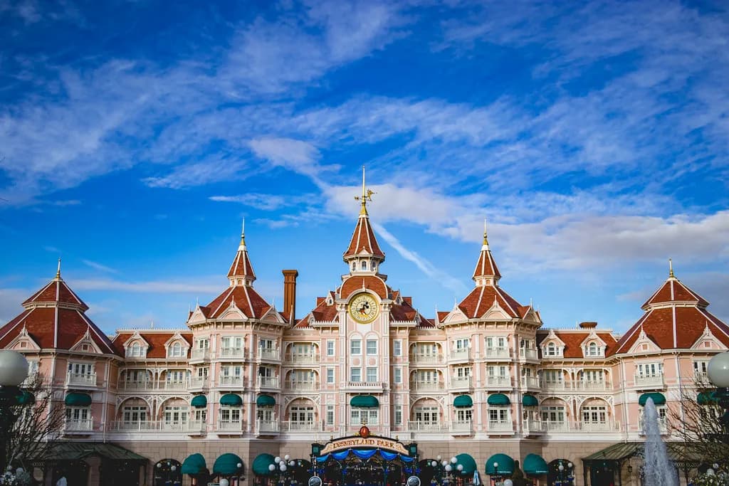 Disneyland Hotel Paris: Rooms, Perks and Who It Suits