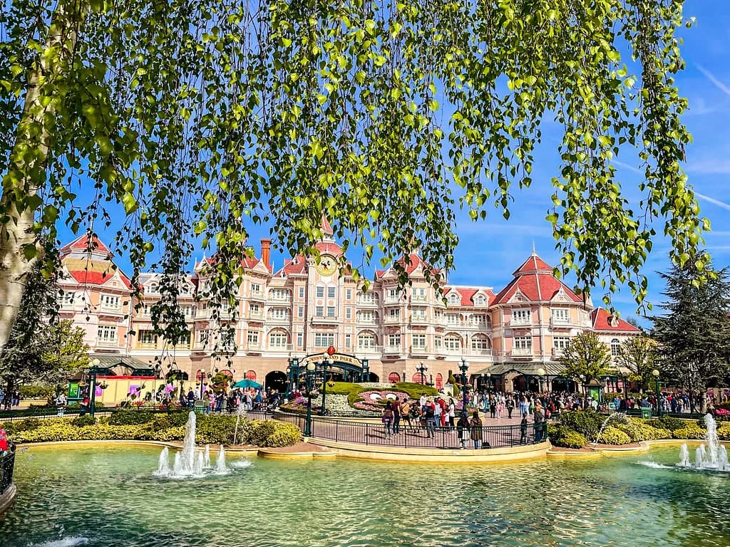 Disneyland Paris Christmas 2026: Dates and Parade Guide