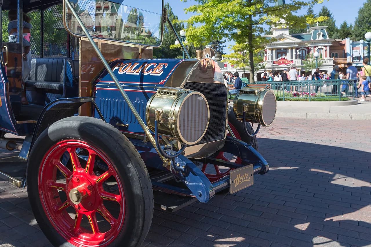 Disneyland Paris Opening Times: How the Calendar Works