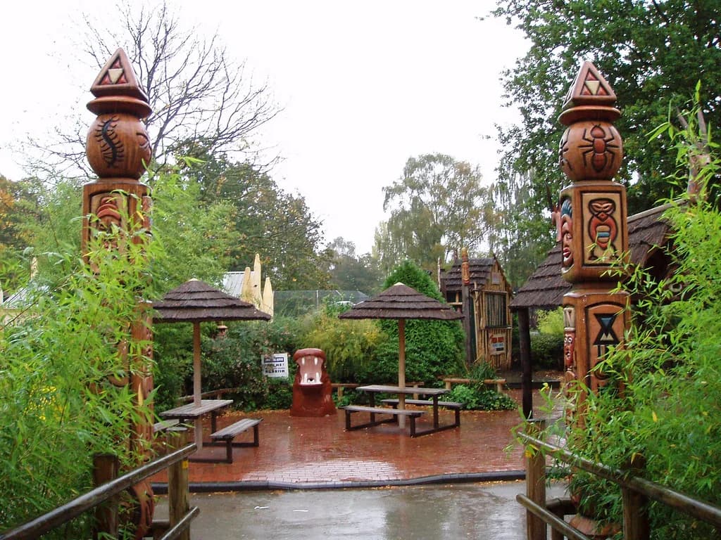 Drayton Manor Food and Drink: Where to Eat in the Park