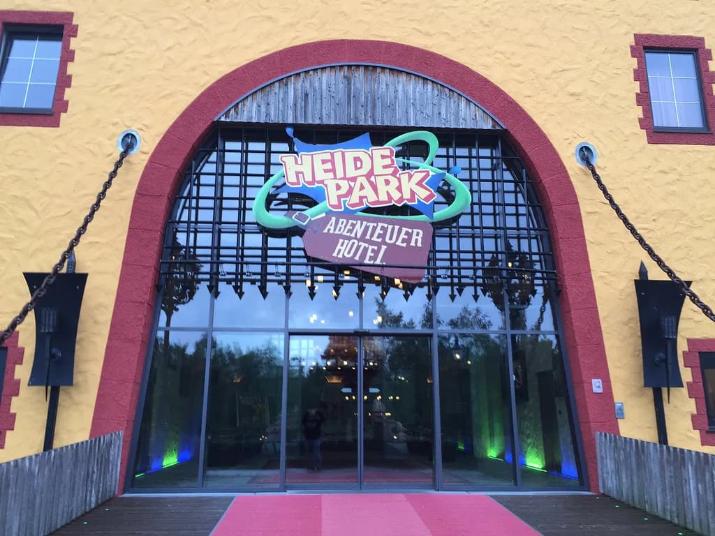 Heide Park Hotels: Abenteuerhotel vs Holiday Camp