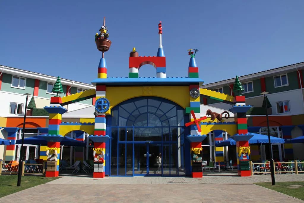 LEGOLAND Hotel Windsor: Resort vs Castle Hotel Choice