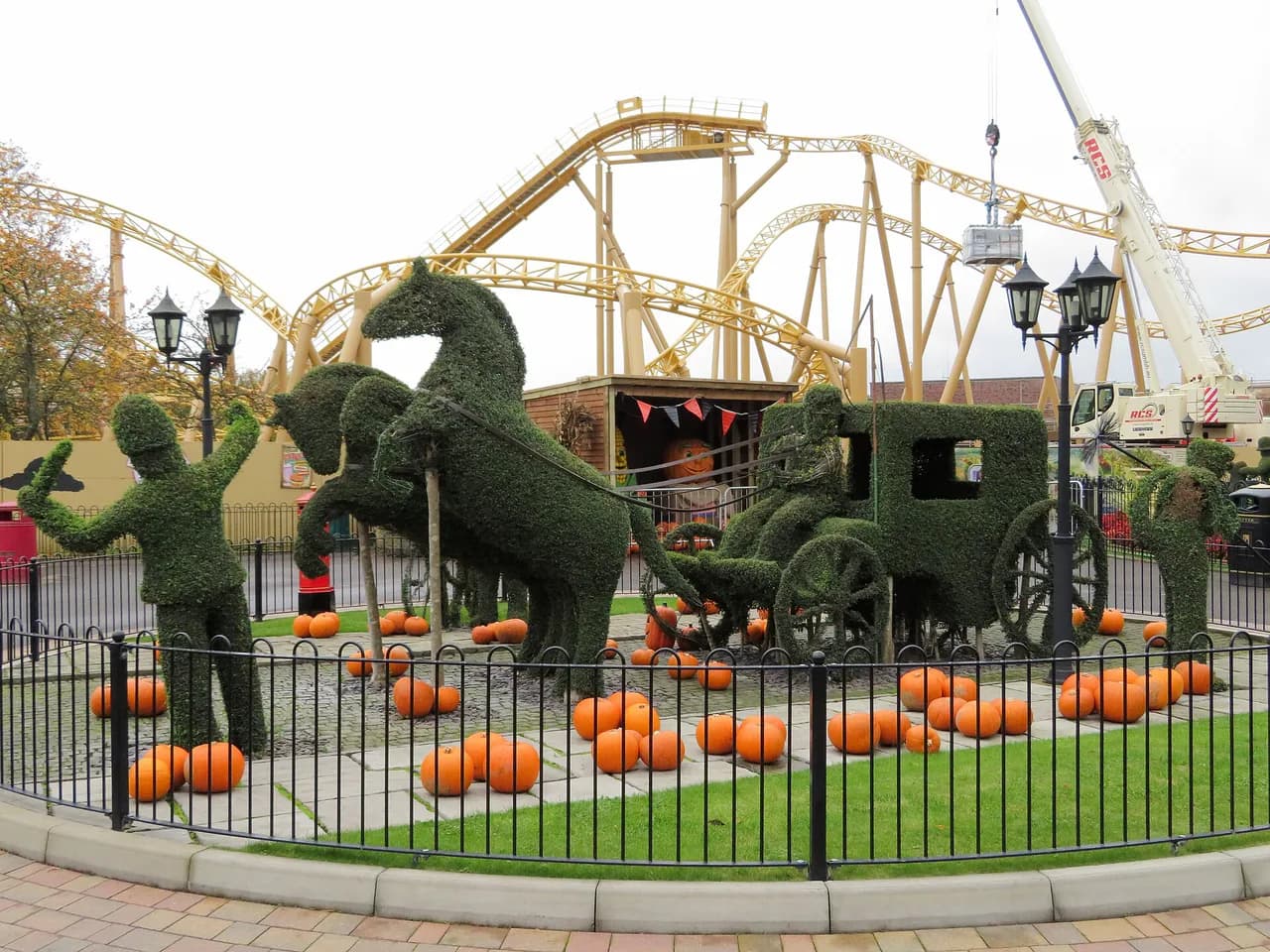 Paultons Park Map: Themed Worlds, Layout and Route Planning