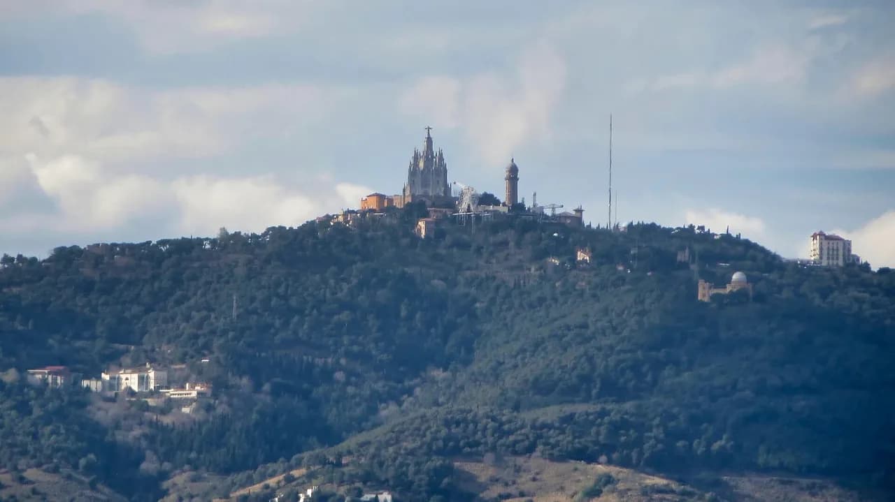 Tibidabo at Christmas: Winter Visit Guide for Barcelona