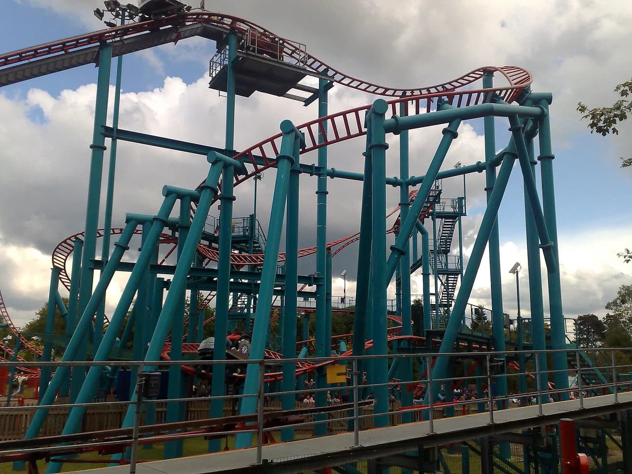 Alton Towers Enchanted Village: Lodges vs Treehouses