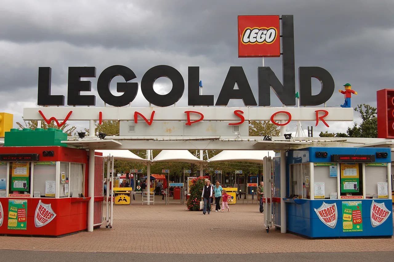 Legoland Windsor at Christmas: Dates, Shows and Winter Rides