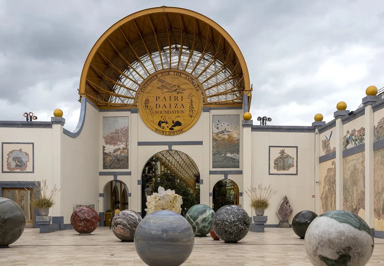Pairi Daiza Hotels: Lodges, Animal Rooms and What's Included
