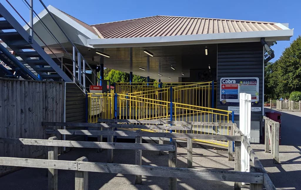 Paultons Park Queue Times: When It's Quiet and How to Plan