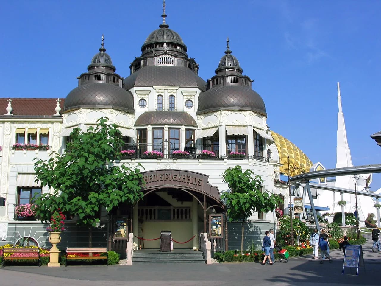 Phantasialand vs Europa-Park: Which German Park Suits Your Trip?