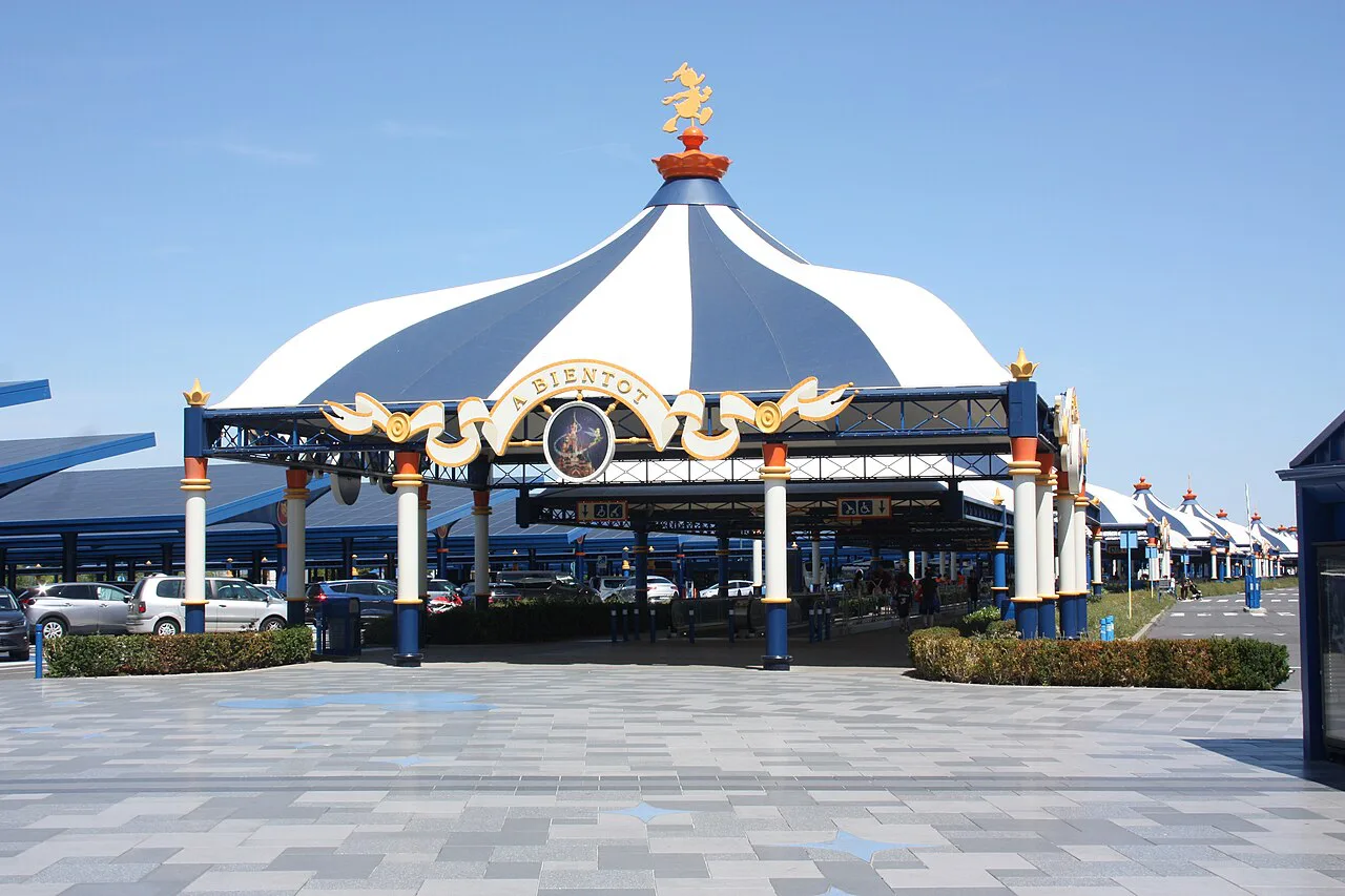 Car parking Disneyland Paris