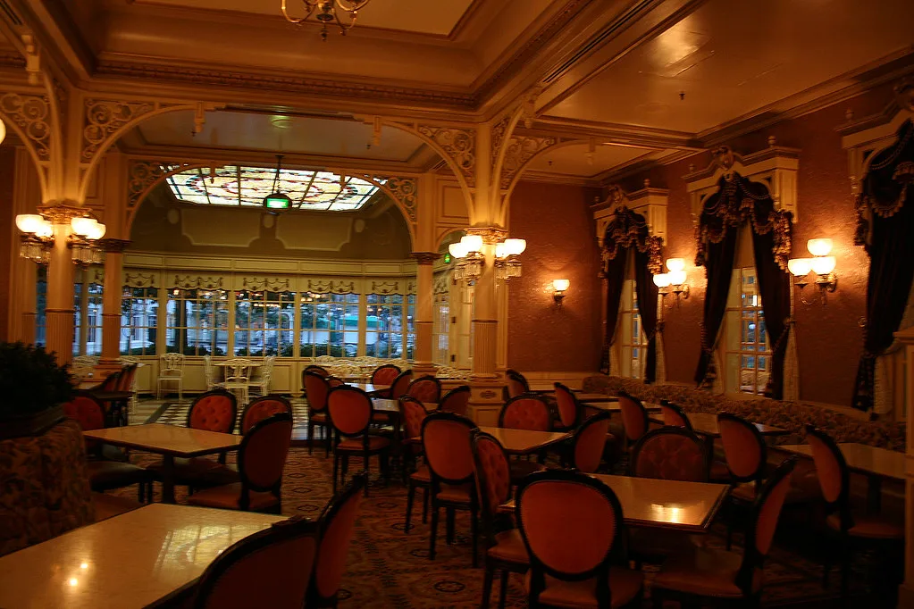 Plaza Gardens Restaurant - Disneyland Paris