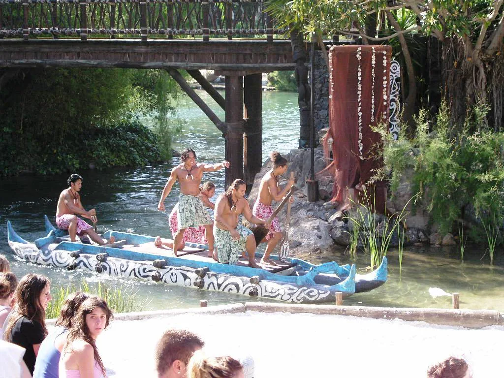 PortAventura - Polynesia Aloha Tahiti show, PortAventura World