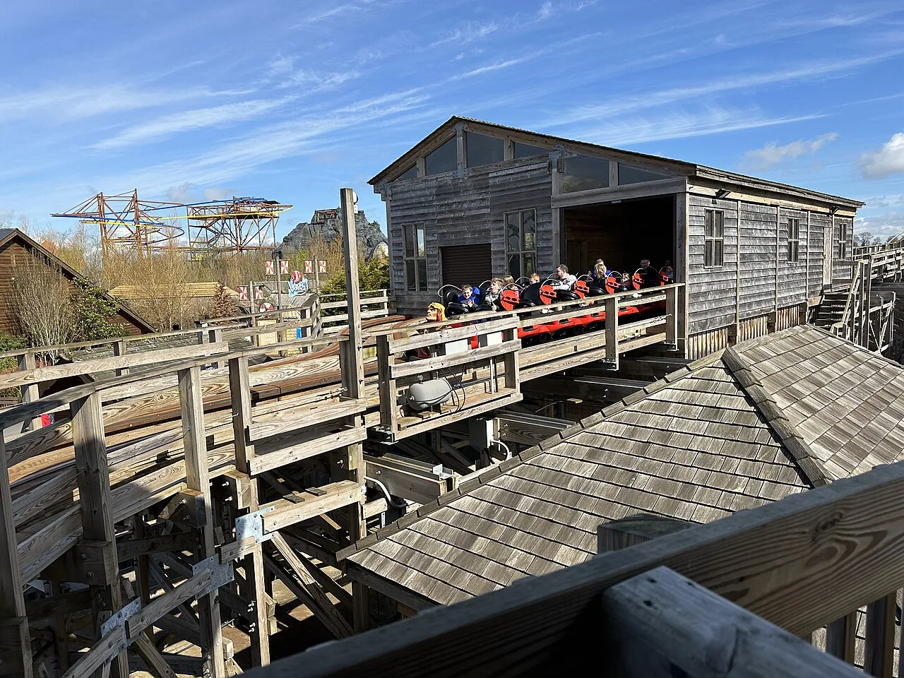 Cú Chulainn Coaster Emerald Park leaving station