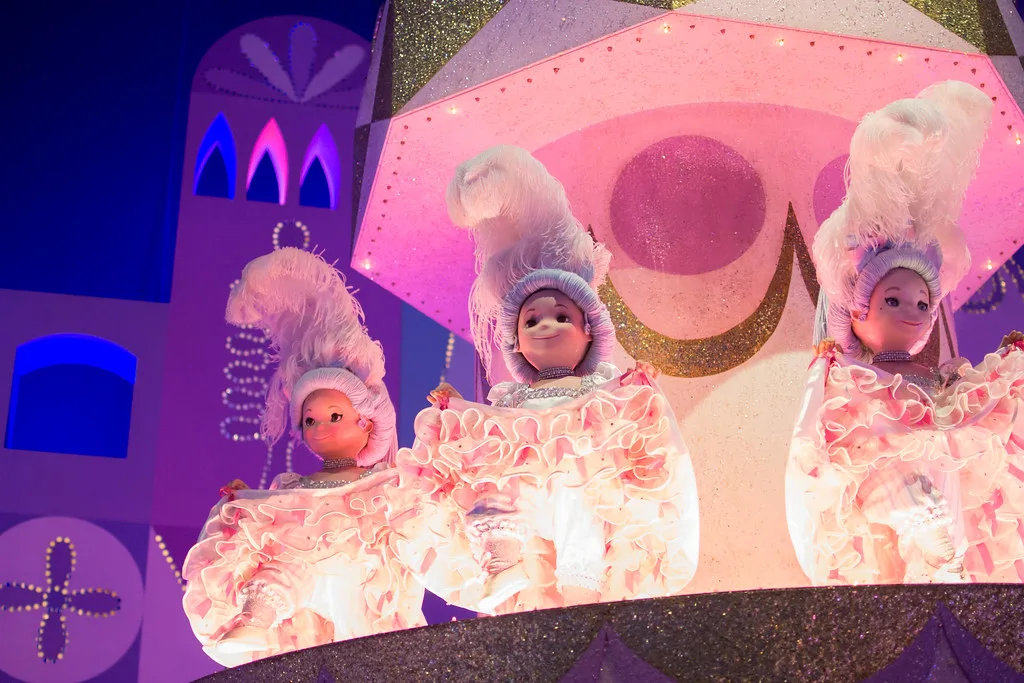 Disneyland Paris - Small World Can-Can