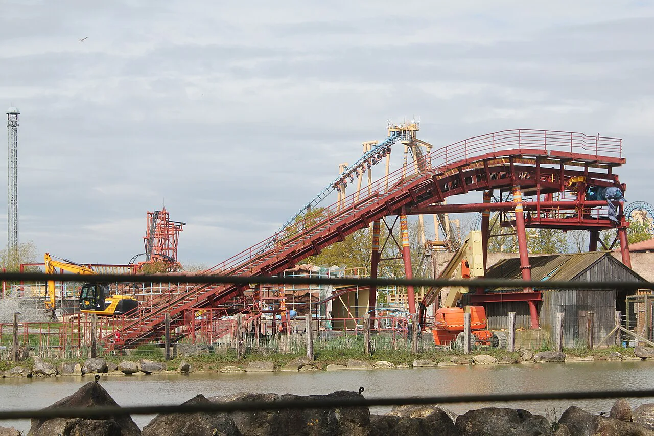 Lost River Refurbishment in, Flamingo Land