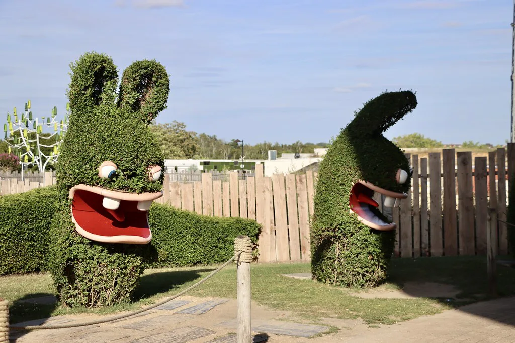 Rabbids bushes at Futuroscope