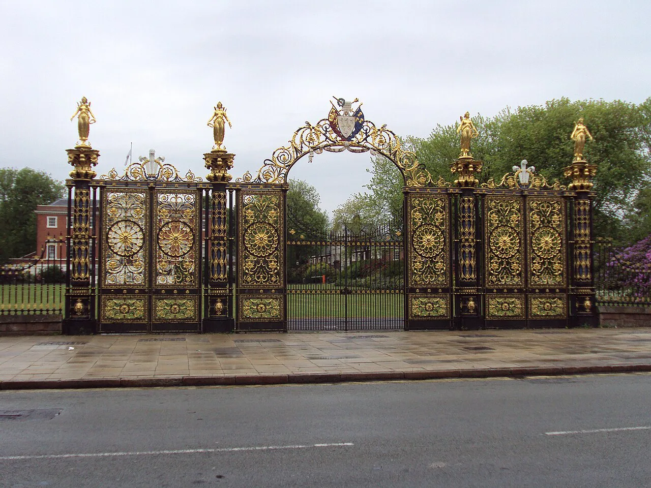 Golden Gates of Warrington Town Hall, Gulliver's World