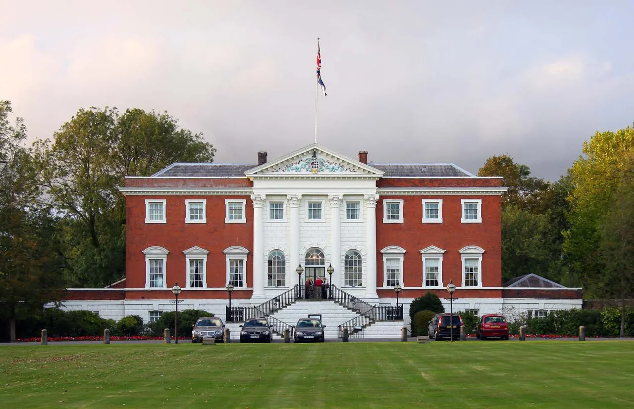 Warrington Town Hall, Gulliver's World