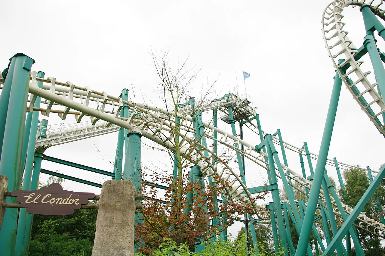 Walibi World - El Condor lift and entrance, Walibi Holland