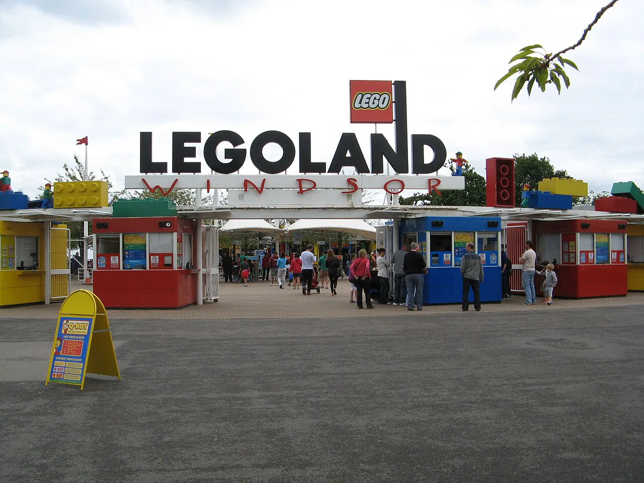 Legoland Windsor entrance