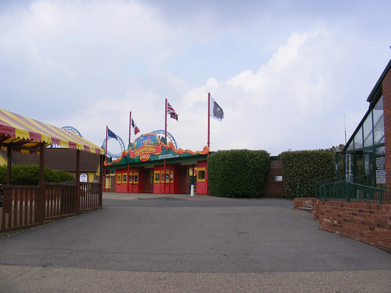 The entrance to Pleasurewood Hills