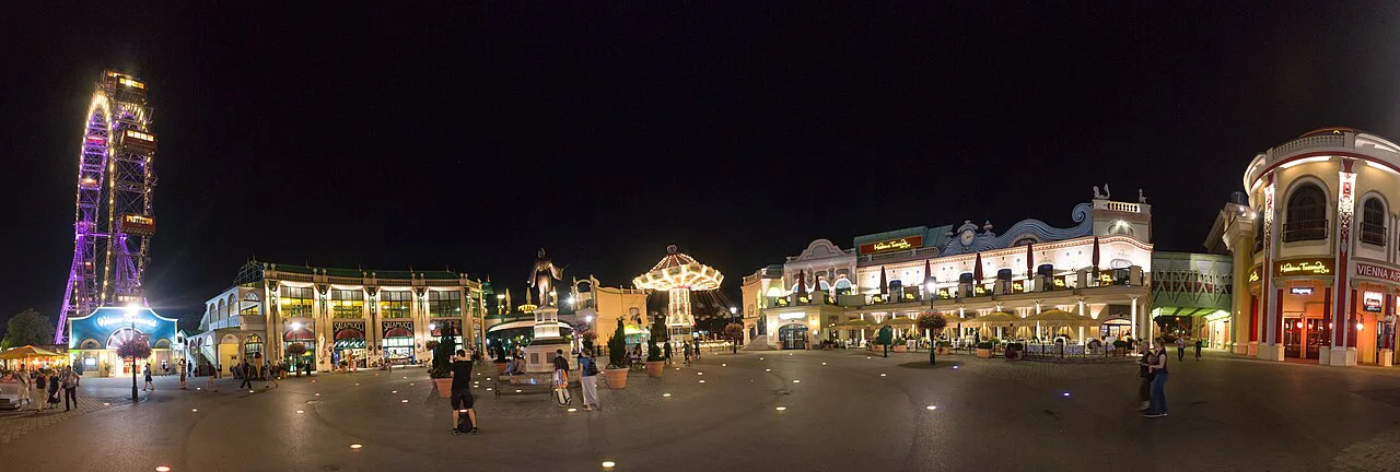 Wiener Prater bei Nacht - Panorama