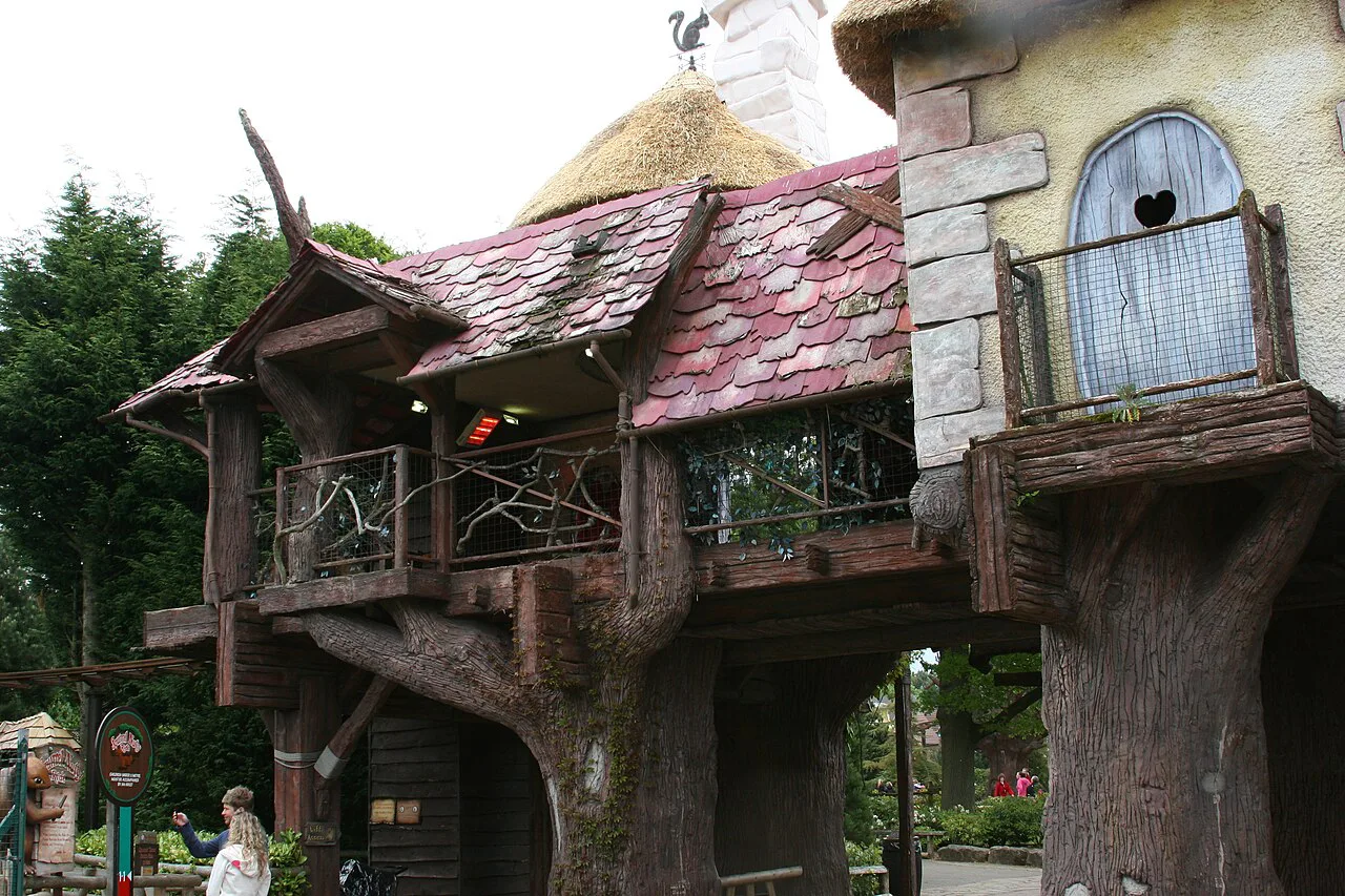 Alton towers tree house