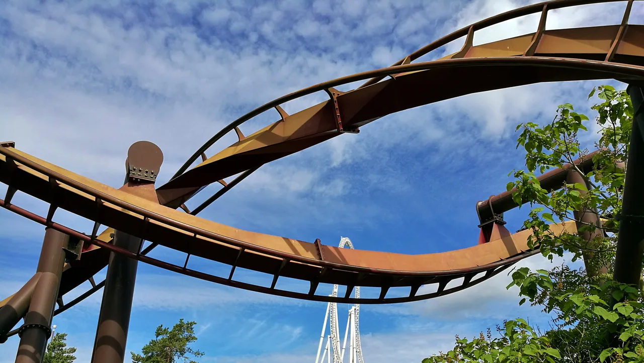 Twists and Turns, Thorpe Park