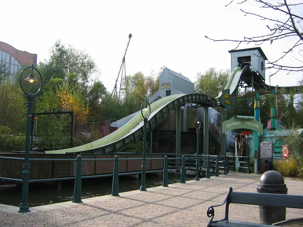 11-36-21 anon Powe, Walibi Belgium
