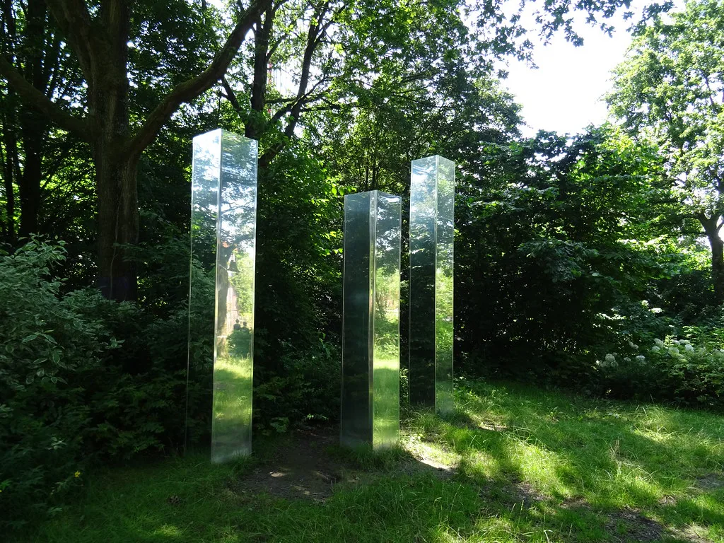 Drie reflectiezuilen, Walibi Holland